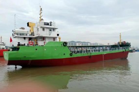 1000吨双底单壳近海油轮出售