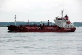 2006年近海3300吨一级油船